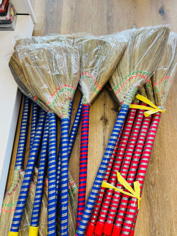 chổi quét nhà 6$