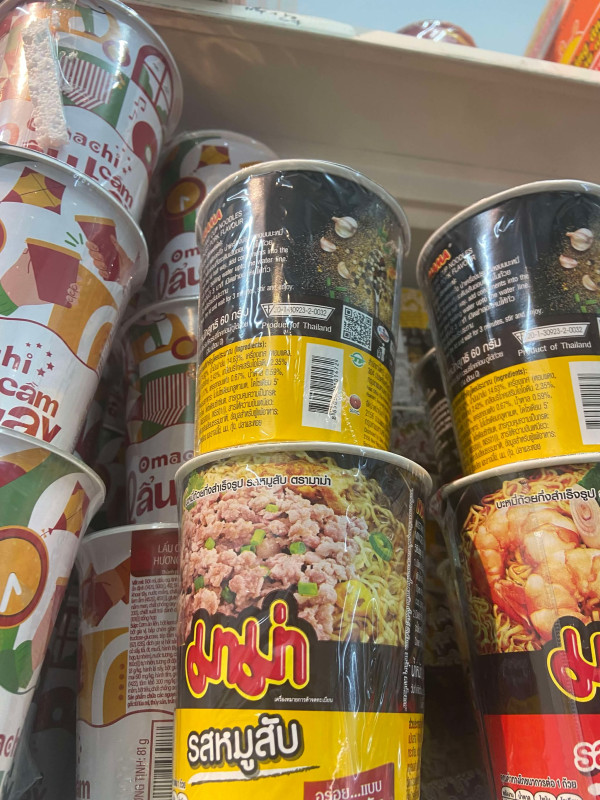 mì mama cup màu vàng 2$