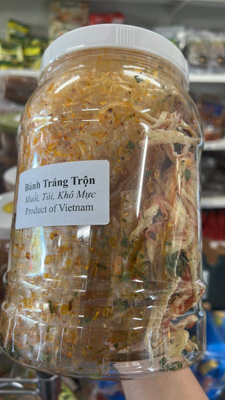 Bánh Tráng Trộn Muối,Tỏi Khô Gà 18$
