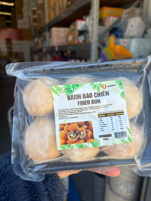 Bánh bao chiên  thịt trứng cút